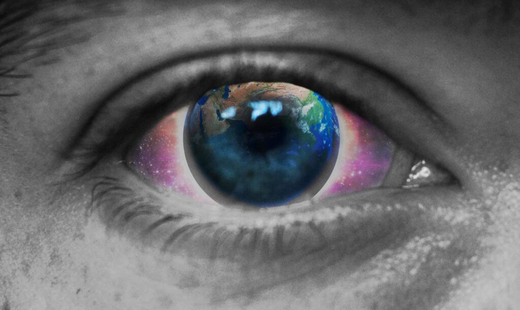 Earth during the pandemic in the eyes of a person